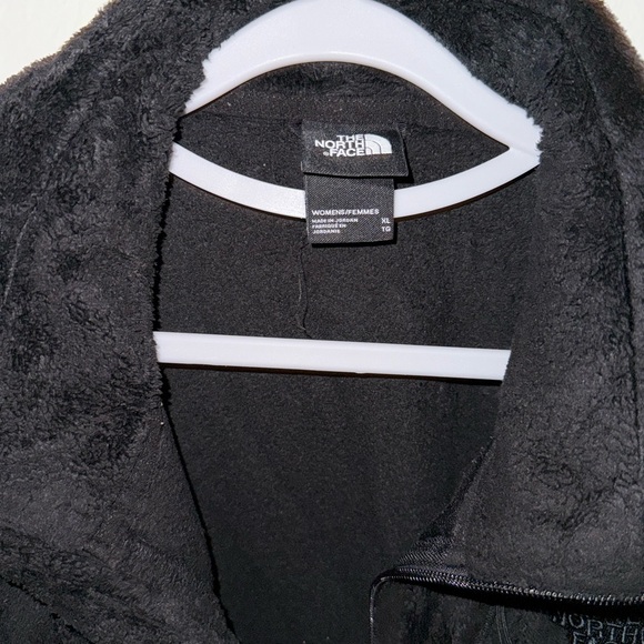The North Face Women's Black Fleece Jacket - Picture 2 of 7